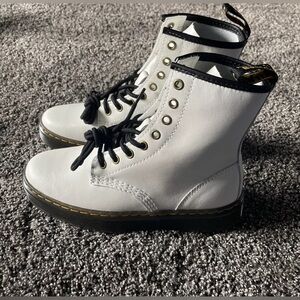 New Dr. Martens Zavala White Leather Women Boot - Size 6 EU 38 Bouncing Soles